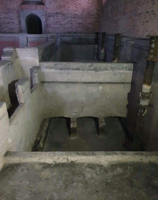 Succession des bacs avec écoulement alternativement en fond de bac